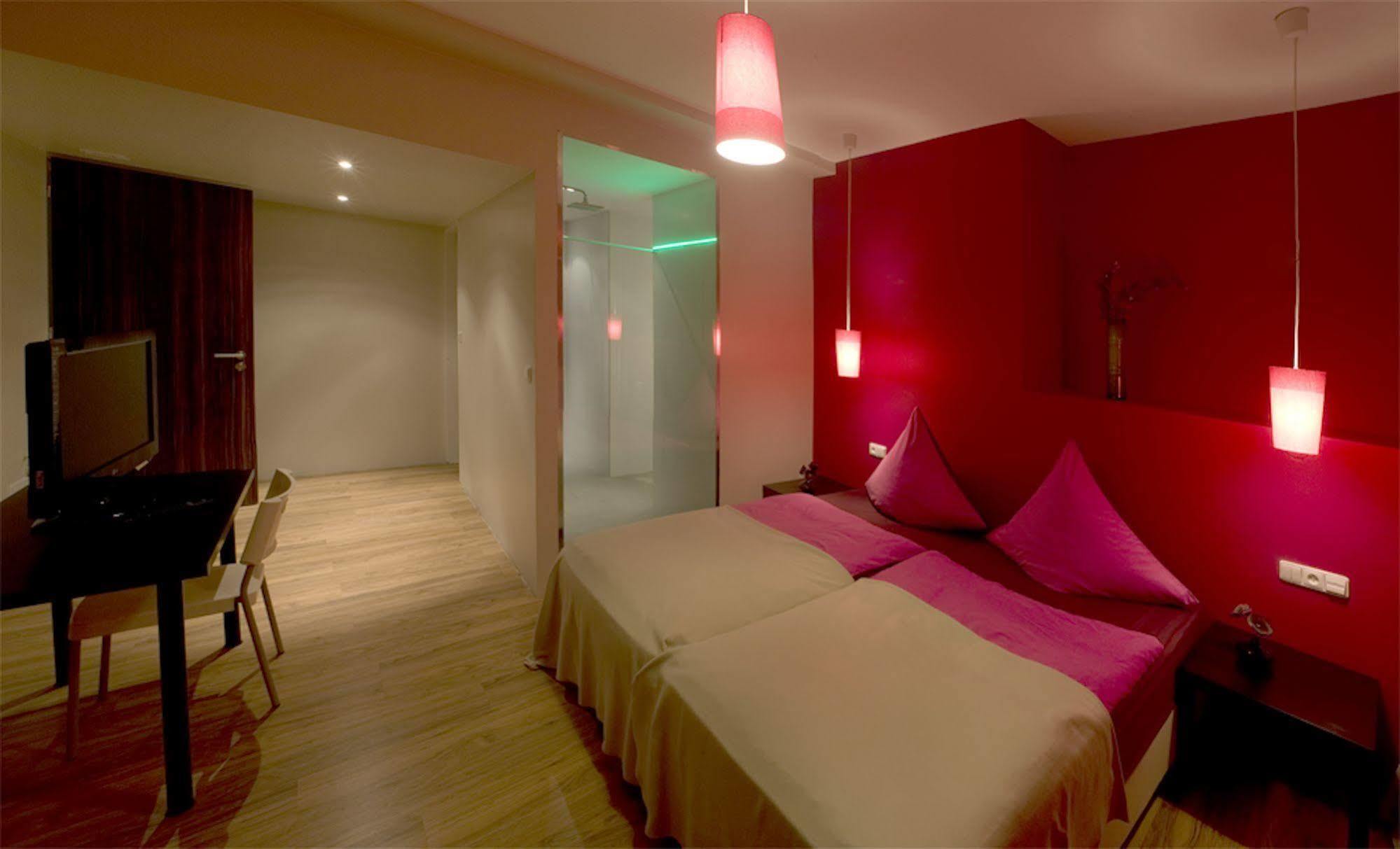 Hotel Purpur Praha Rom bilde